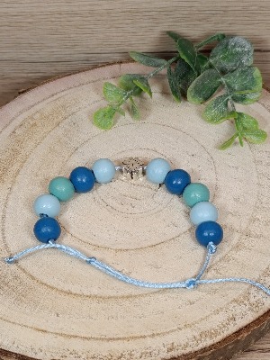 Náramek se čtyčlístkem a dřevěnými korálky