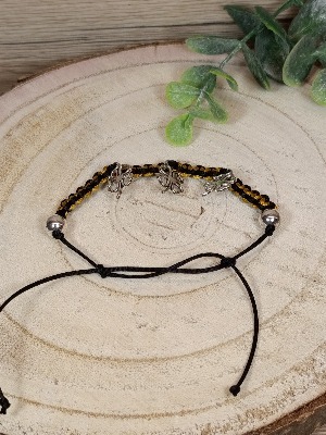 Pletený náramek se čtyřlístky