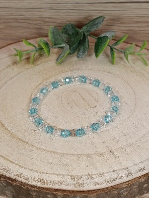 Modrý náramek se srdíčkem