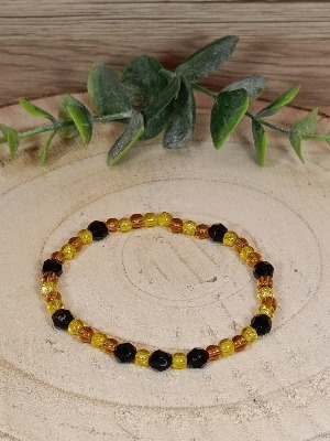 Žlutočerný náramek