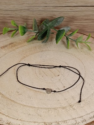 Náramek se stříbrným srdcem