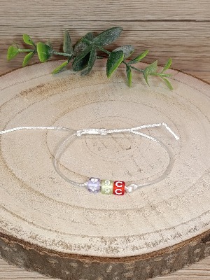 Bílý náramek pro třídu nebo tým se srdíčkem